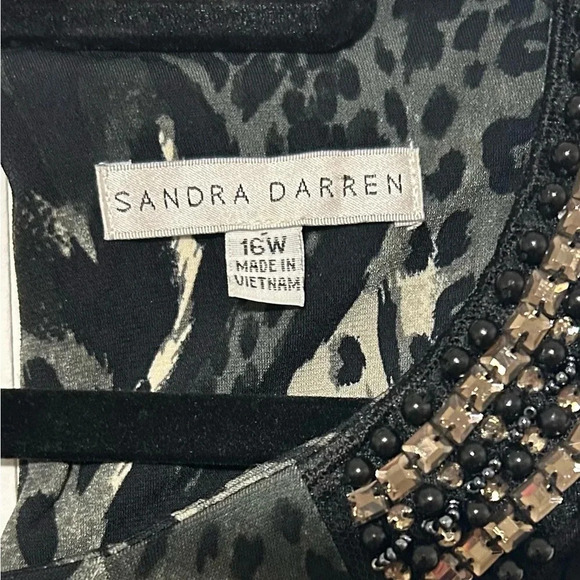 Sandra Darren Black/Green Animal Print Beaded Neckline Sleeveless Dress Sz 16W - Picture 5 of 5
